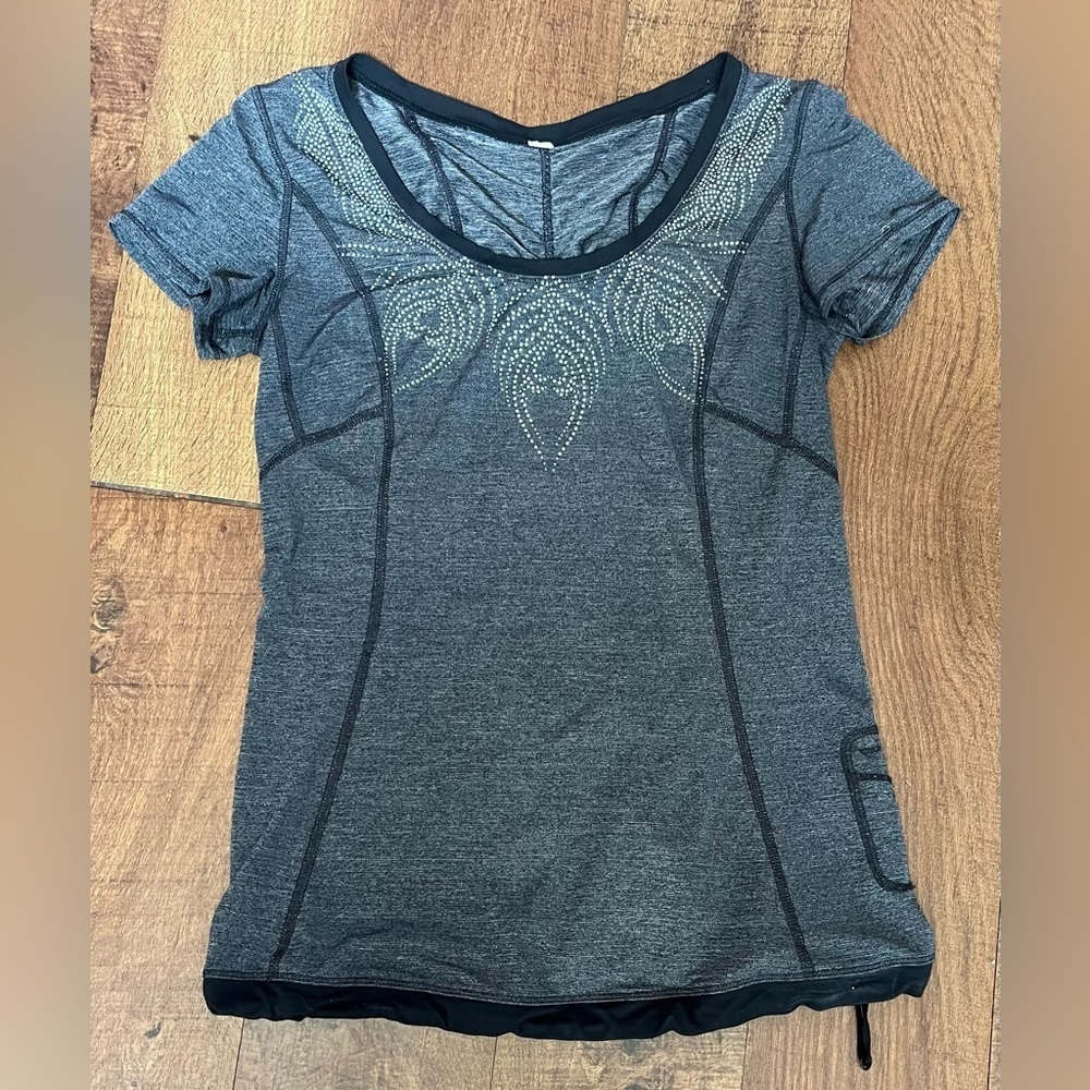 Lululemon activewear ss short sleeve shirt Sz 10
